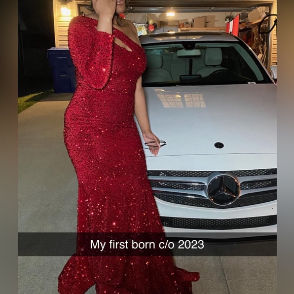 Selling Prom Dress only worn once red sequence dress